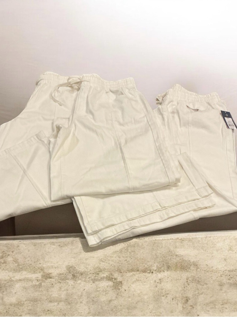 Universal Thread Wide-Leg Drawstring Pants in White - Picture 6 of 10